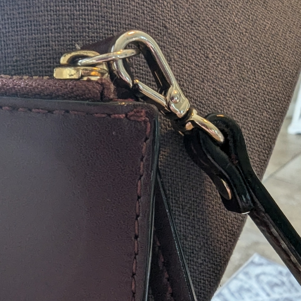 Kate Spade Stacy Wristlet - Picture 5 of 7